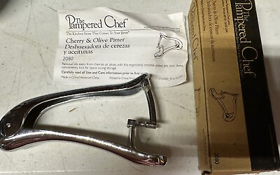 THE PAMPERED CHEF CHERRY OLIVE PITTER 2080 Hard To Find IN BOX 🍒🫒 #ad